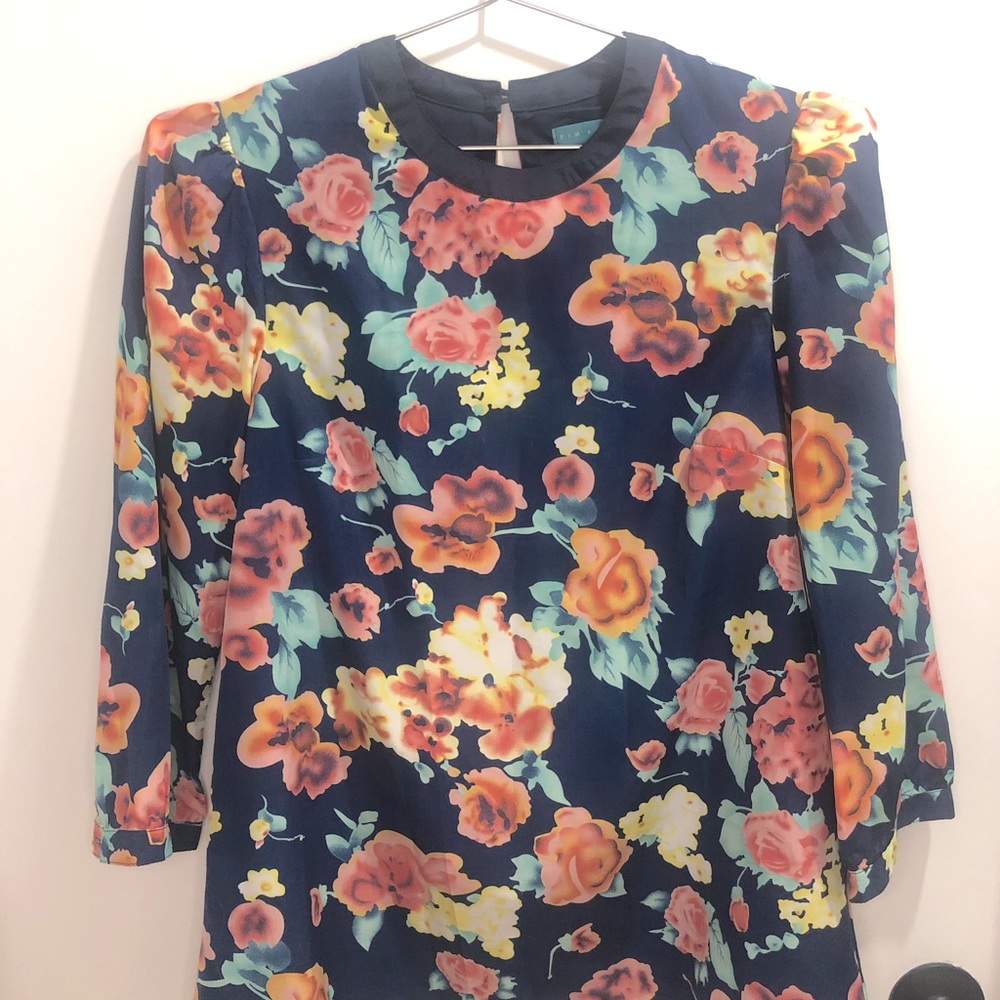 Satiny floral top - Small